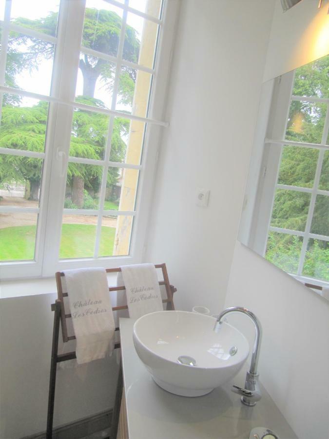 Bed & Breakfast Chateau Les Cedres Bretteville-l'Orgueilleuse Exterior photo
