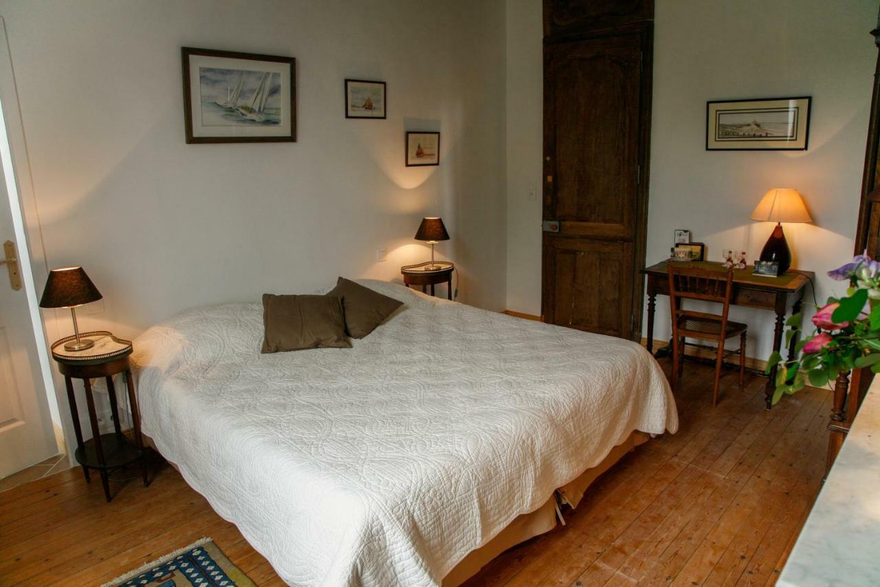 Bed & Breakfast Chateau Les Cedres Bretteville-l'Orgueilleuse Exterior photo